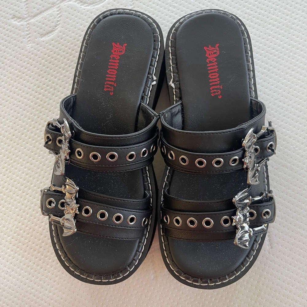 Demonia Vegan Leather Emily-100 Bat Platform Sandals Size 9 - Picture 5 of 7